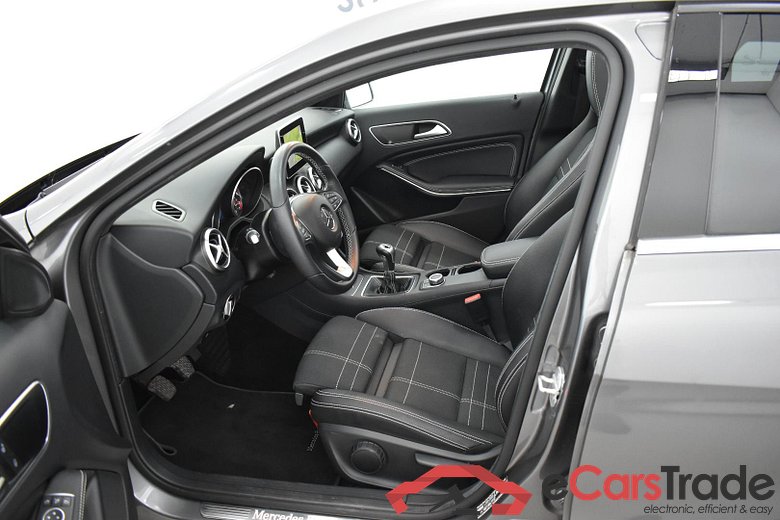 Mercedes A 180 d Urban Pano LED-Xenon Navi 1/2 Sport-Leather Klima PDC ... #5