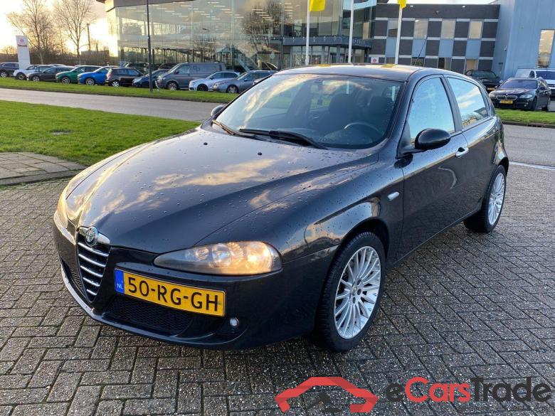 Alfa Romeo 147 1.6 T.Spark Veloce Distinctive #1