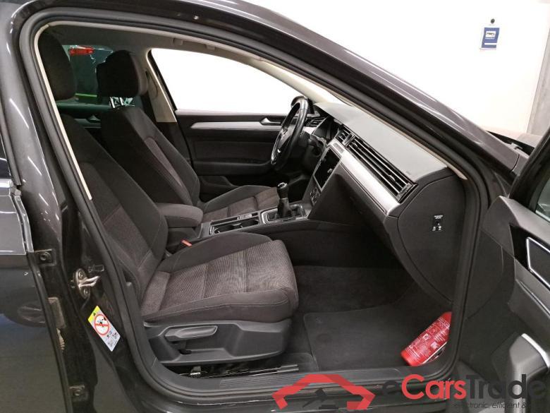 Volkswagen Passat Variant 1.6 TDi Comfortline Virtual LED-Xenon Navi Sport-Seats KeylessGo Klima PDC ... #5