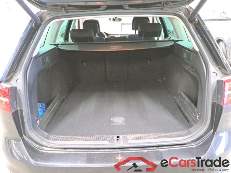 Volkswagen Passat Variant 1.6 TDi Comfortline Virtual LED-Xenon Navi Sport-Seats KeylessGo Klima PDC ... #6