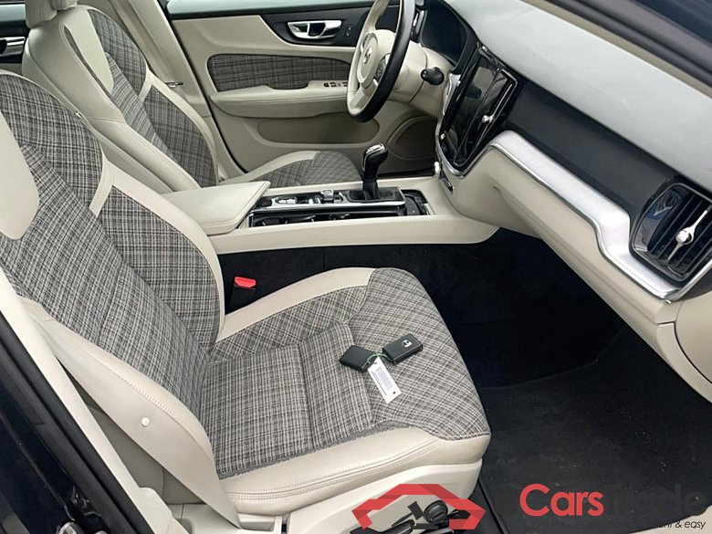 VOLVO V60 / 2018 / 5P / familiar 2.0 D3 Momentum #6