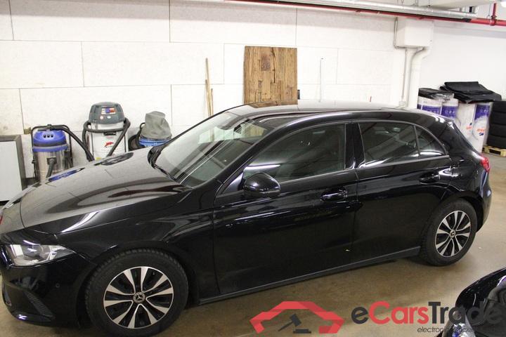 Mercedes A 180d Aut. Widescreen Navi KeylessGo Camera Klima PDC ... #1