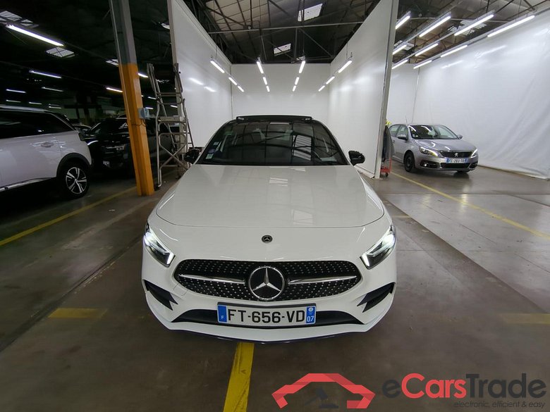 Mercedes A 250 e AMG Line 8G-DCT MERCEDES-BENZ Classe A Compact / 2018 / 5P / Berline A 250 e AMG Line 8G-DCT #4