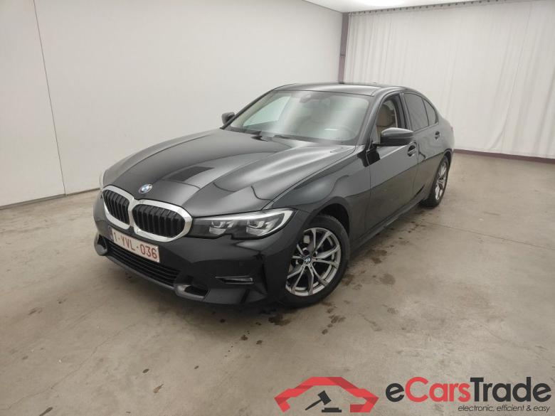 BMW 3 Reeks Berline 318dA (100 kW) 4d #4