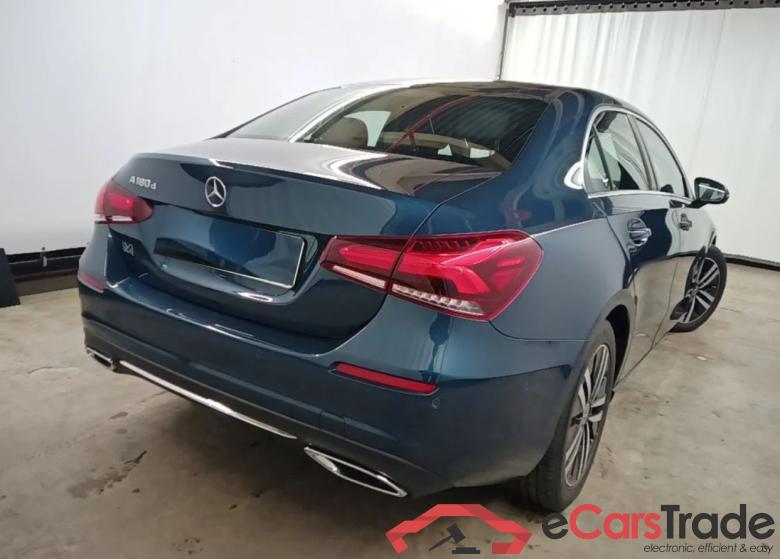 Mercedes A 180d Limousine Progressive LED-Xenon Widescreen Navi Ambient Sport-Leather KeylessGo Klima PDC ... #3