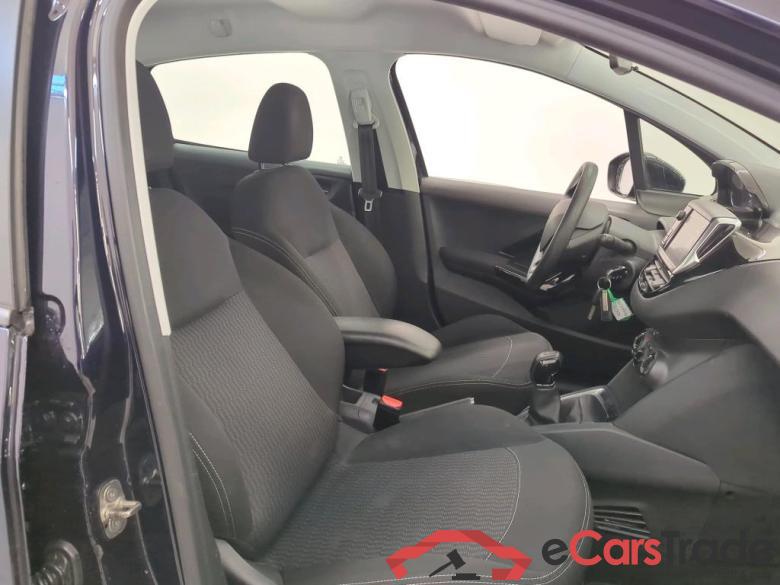 Peugeot 208 11-18 Peugeot 208 Blue Lion 1.2 PureTech 82 99g 5d #3