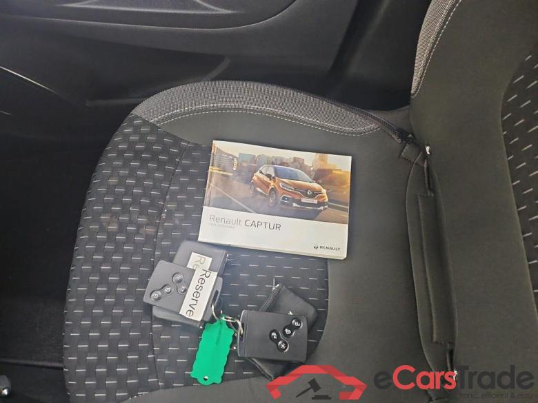 Renault Captur 17-19 Renault Captur Energy TCe 90 Intens 5d #4