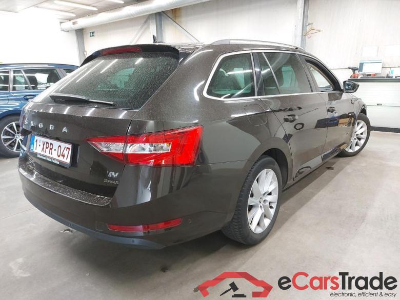 SKODA - SKO SUPERB COMBI 1.4 TSI iV 218PK DSG6 Style Pack Corporate Plus & Premium II & Safety & Lane & Side Assist & Pano Roof  * HYBRID * #2