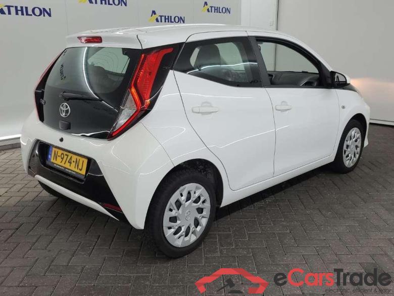 TOYOTA Aygo 1.0 VVT-i x-play 5D 53kW #3