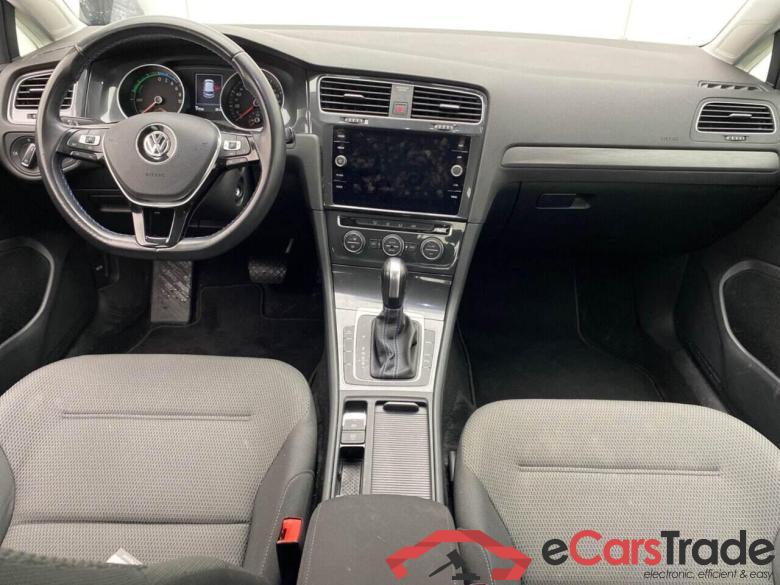VOLKSWAGEN e-Golf e-Dition #3