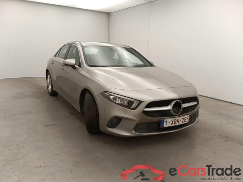 Mercedes-Benz A-Klasse Limousine A 180 d DCT Launch Edition 4d #2