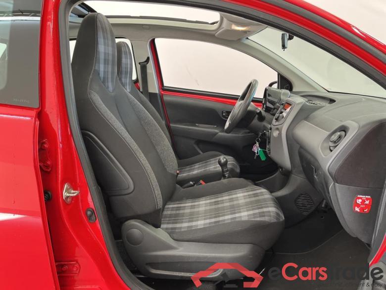 Peugeot 108 '14 Peugeot 108 TOP! Active 1.0 e-VTi 72pk 5d #3