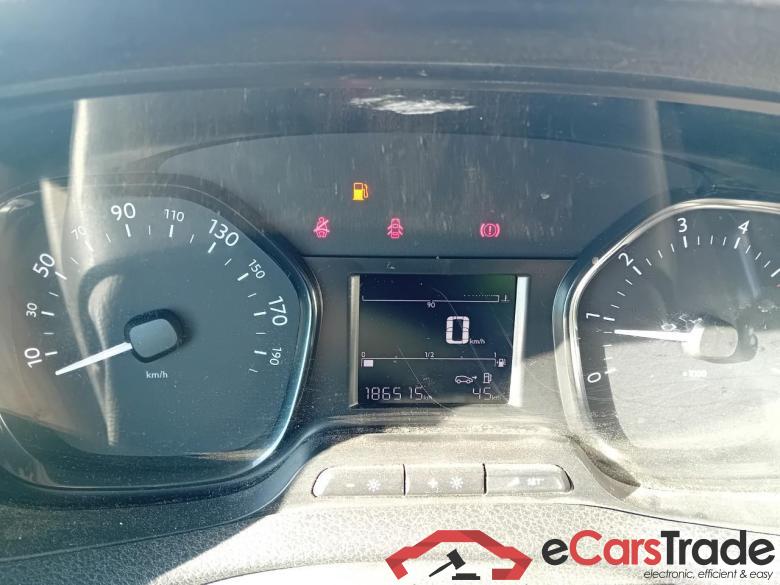 Opel 1.5 Diésel 88kW (120CV) M Std Express OPEL Vivaro / 2019 / 4P / furgón 1.5 Diésel 88kW (120CV) M Std Express #4