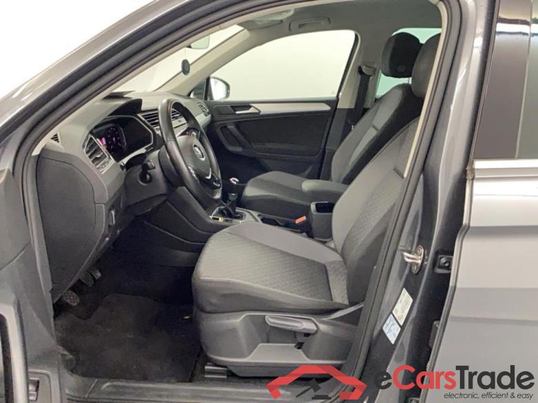 VOLKSWAGEN TIGUAN - 2016 1.5 TSI ACT Comfortline OPF ''R-Line'' Exterior Travel #5