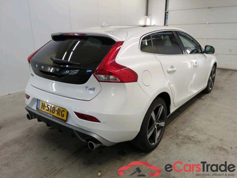 VOLVO V40 1.5 T3 Polar+ Sport #2