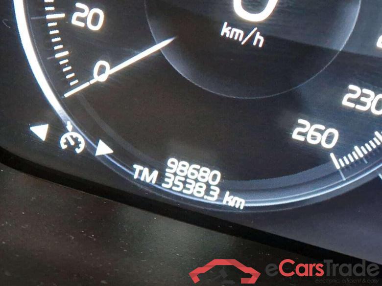 VOLVO V60 2.0 B3 Mom. Adv. Geartronic #4