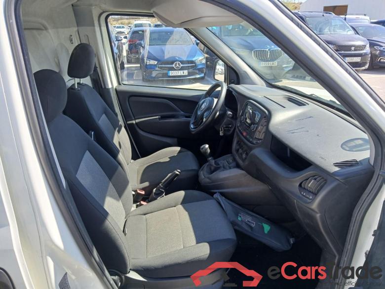 Fiat Cargo Maxi SX 1.3 Mjet 70kW (95CV) FIAT Doblò Cargo/2015/4P/furgón derivado de turismo Cargo Maxi SX 1.3 Mjet 70kW (95CV) #6