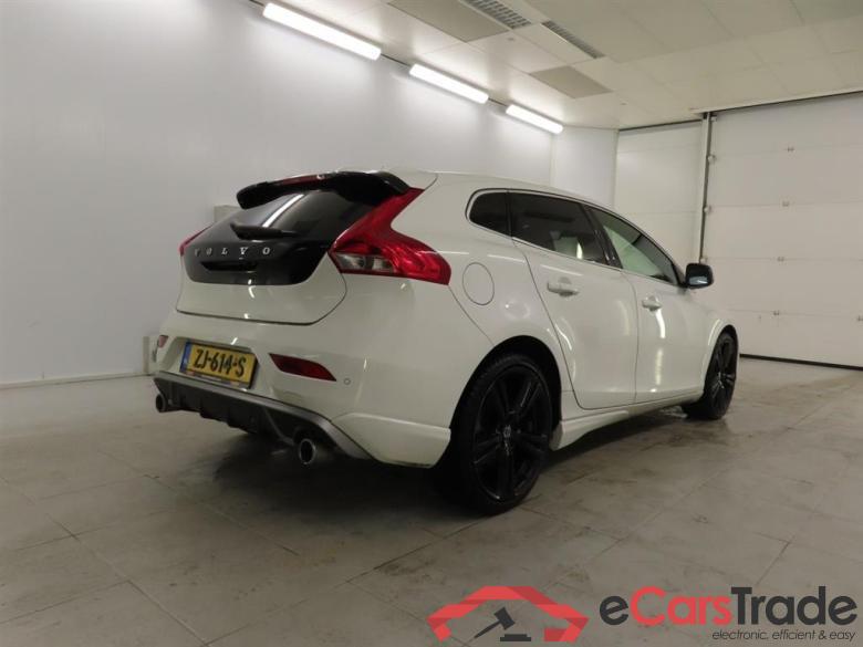 VOLVO V40 1.5 T3 Polar+ Sport #2