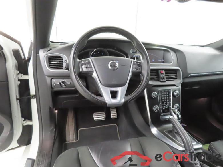 VOLVO V40 1.5 T3 Polar+ Sport #3