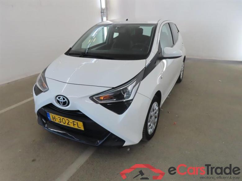 TOYOTA Aygo 1.0 VVT-i x-play #1
