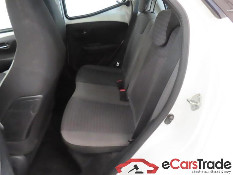 TOYOTA Aygo 1.0 VVT-i x-play #6