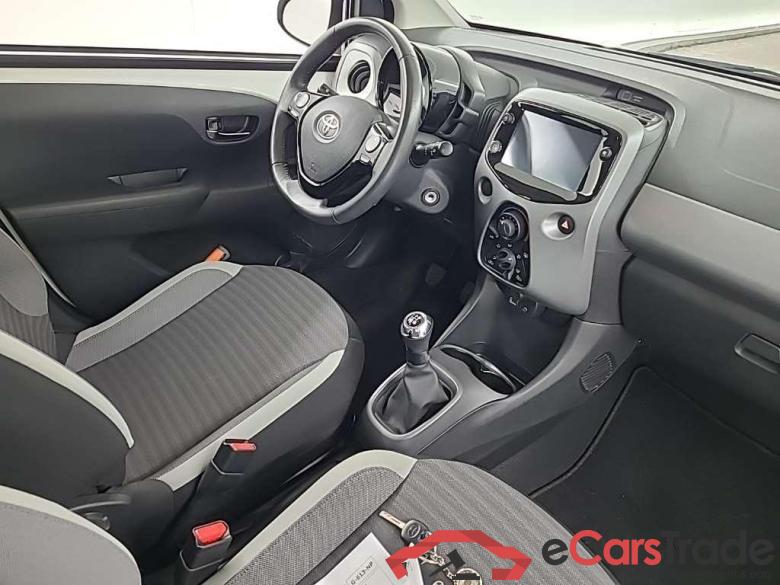 TOYOTA Aygo 1.0 VVT-i x-play 5D 53kW #6