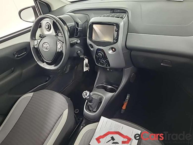 TOYOTA Aygo 1.0 VVT-i x-play 5D 53kW #6