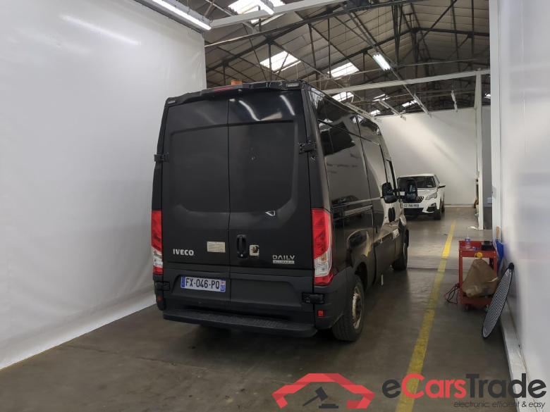 Iveco 2.3 35S16HA8 V11 H2 3520 IVECO Daily / 2014 / 4P / Fourgon tôlé 2.3 35S16HA8 V11 H2 3520 #3