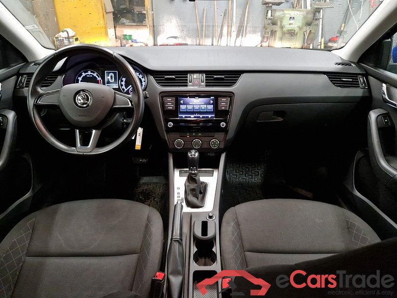 Skoda  Octavia Combi  (5E5)(03.2017->) Oct.Co1.5TSI CNG 130 Active AT #5