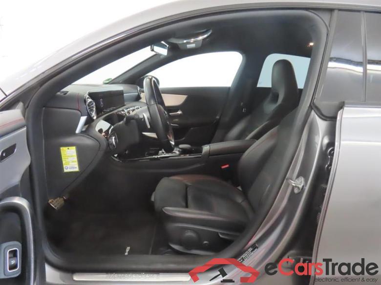 MERCEDES-BENZ CLA Shooting Brake 200 d Bns Sol. AMG #5