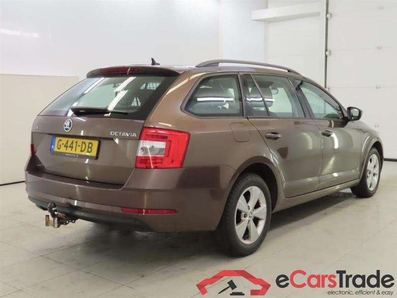 SKODA OCTAVIA COMBI 1.6 TDI Grt Amb Bns #2
