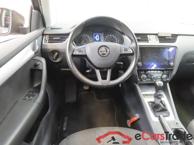 SKODA OCTAVIA COMBI 1.6 TDI Grt Amb Bns #3