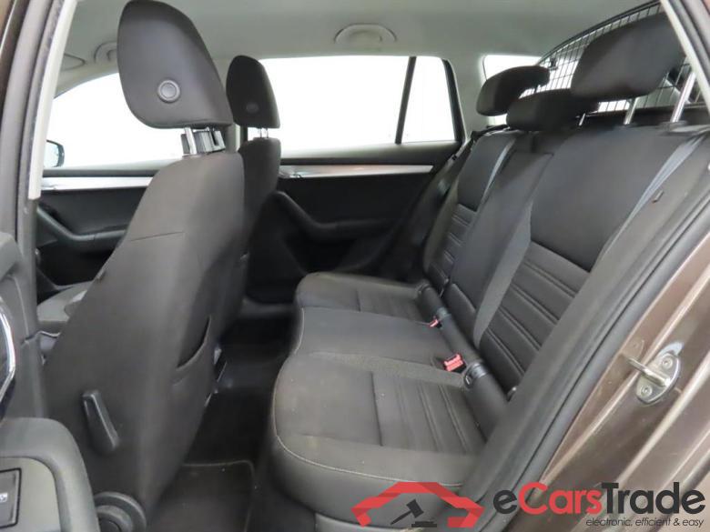 SKODA OCTAVIA COMBI 1.6 TDI Grt Amb Bns #6