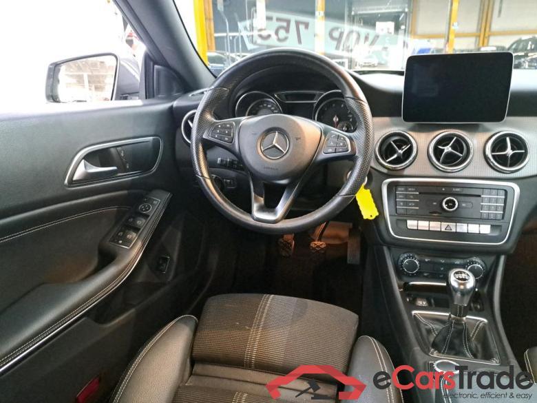 Mercedes CLA 180i Command Navi 1/2 Sport-Leather Camera Klima ... #6