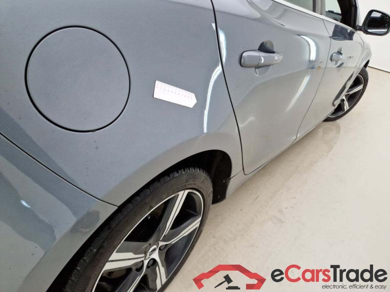 VOLVO V40 2.0 D2 R-DESIGN GEARTRONIC #4
