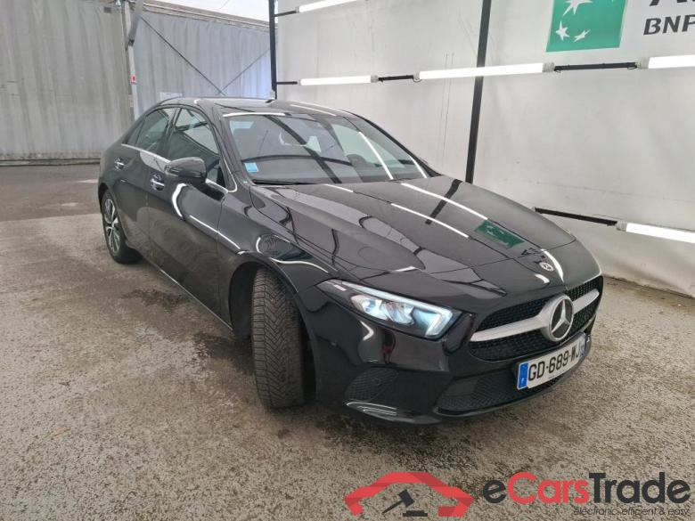 Mercedes A 200 d Business Line 8G-DCT MERCEDES-BENZ Classe A Compact / 2018 / 5P / Berline A 200 d Business Line 8G-DCT #4