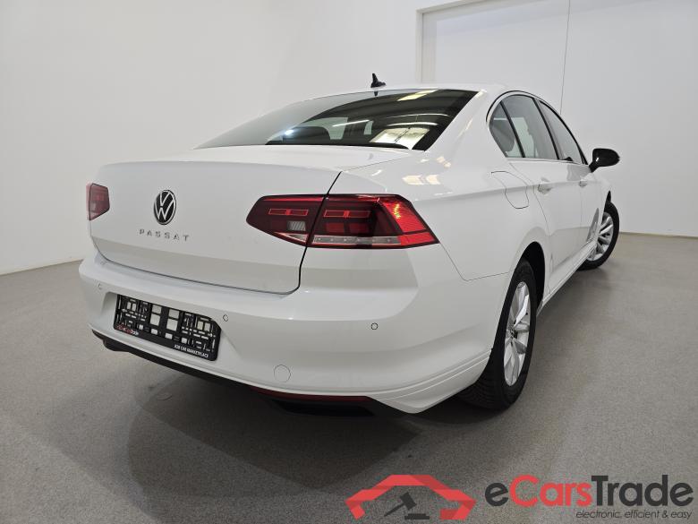 Volkswagen Passat 2.0 TDI Comfortline Aut. LED Navi Sport-Seats KeylessGo Klima PDC ... #4