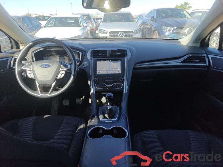 Ford 2.0 TDCi 110kW (150CV) Titanium 235 FORD Mondeo / 2014 / 5P / berlina con portón 2.0 TDCi 110kW (150CV) Titanium 235 #3