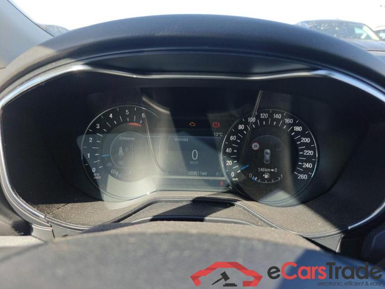 Ford 2.0 TDCi 110kW (150CV) Titanium 235 FORD Mondeo / 2014 / 5P / berlina con portón 2.0 TDCi 110kW (150CV) Titanium 235 #4