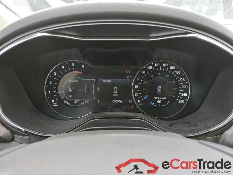 Ford 2.0 TDCi 110kW (150CV) Titanium 235 FORD Mondeo / 2014 / 5P / berlina con portón 2.0 TDCi 110kW (150CV) Titanium 235 #4