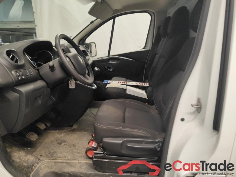 Renault Trafic L2H1 dCi 120 Grand Confort 2.9T 4d #3