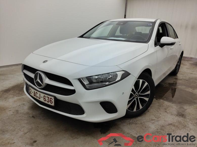Mercedes-Benz A-Klasse Limousine A 200d Business Solution 4d #1