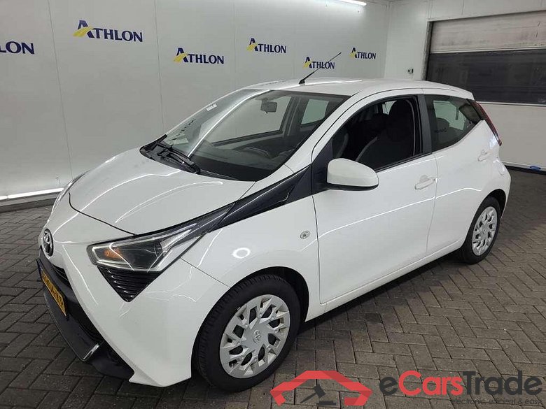 TOYOTA Aygo 1.0 VVT-i x-play 5D 53kW