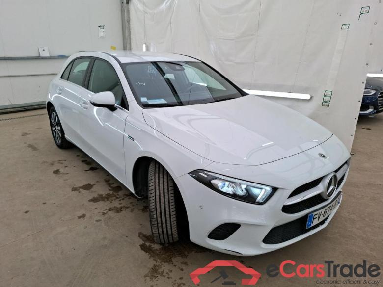 Mercedes A 250 e Business Line 8G-DCT MERCEDES-BENZ Classe A Compact / 2018 / 5P / Berline A 250 e Business Line 8G-DCT #4
