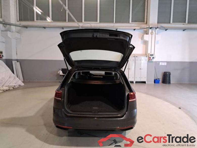 Volkswagen 28 VOLKSWAGEN PASSAT / 2019 / 5P / STATION WAGON VAR. 2.0TDI SCR EVO 90KW BUSINESS DSG #5