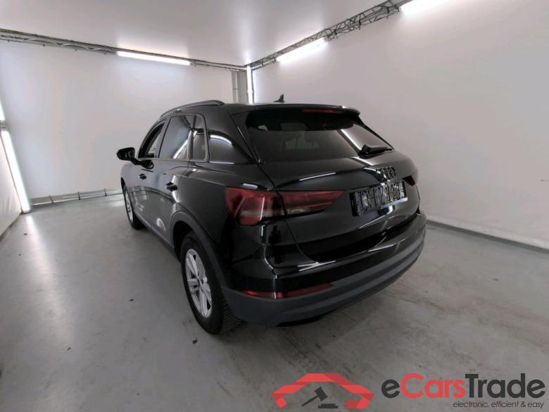 AUDI Q3 1.4 45 TFSI E S TRONIC Business Plus #3
