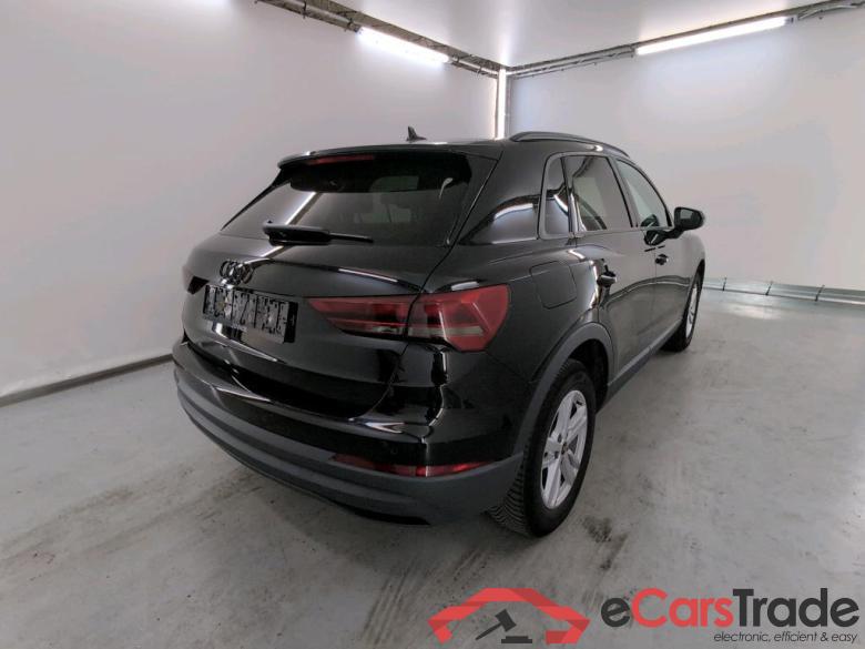 AUDI Q3 1.4 45 TFSI E S TRONIC Business Plus #4