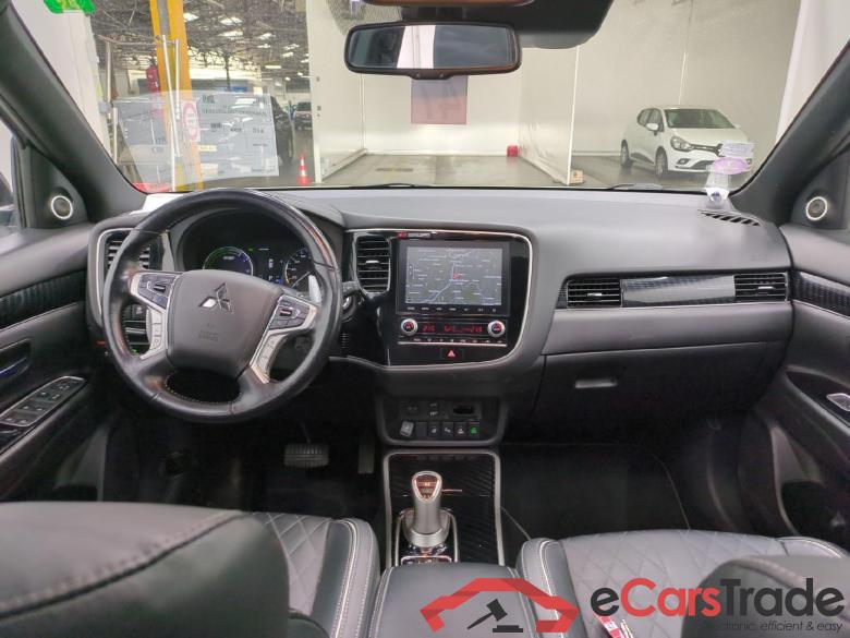 Mitsubishi Phev Twin Motor 4WD Instyle MY20 MITSUBISHI Outlander PHEV / 2018 / 5P / SUV Phev Twin Motor 4WD Instyle MY20 #5