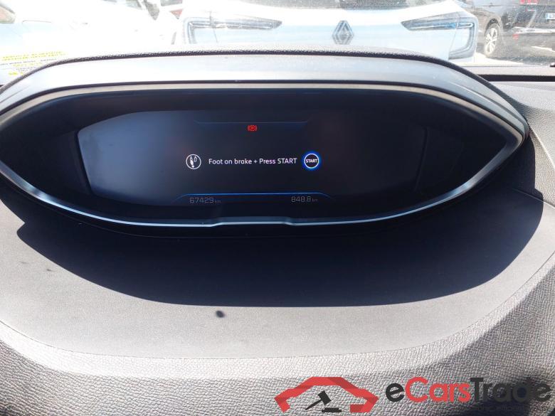 PEUGEOT 3008 1.2 PureTech 130CV AUT Allure #4
