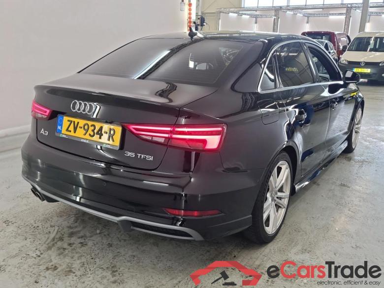 Audi A3 Limousine 12-19 Audi A3 Limousine 35 TFSI S tronic sport S line Edition 4d #2